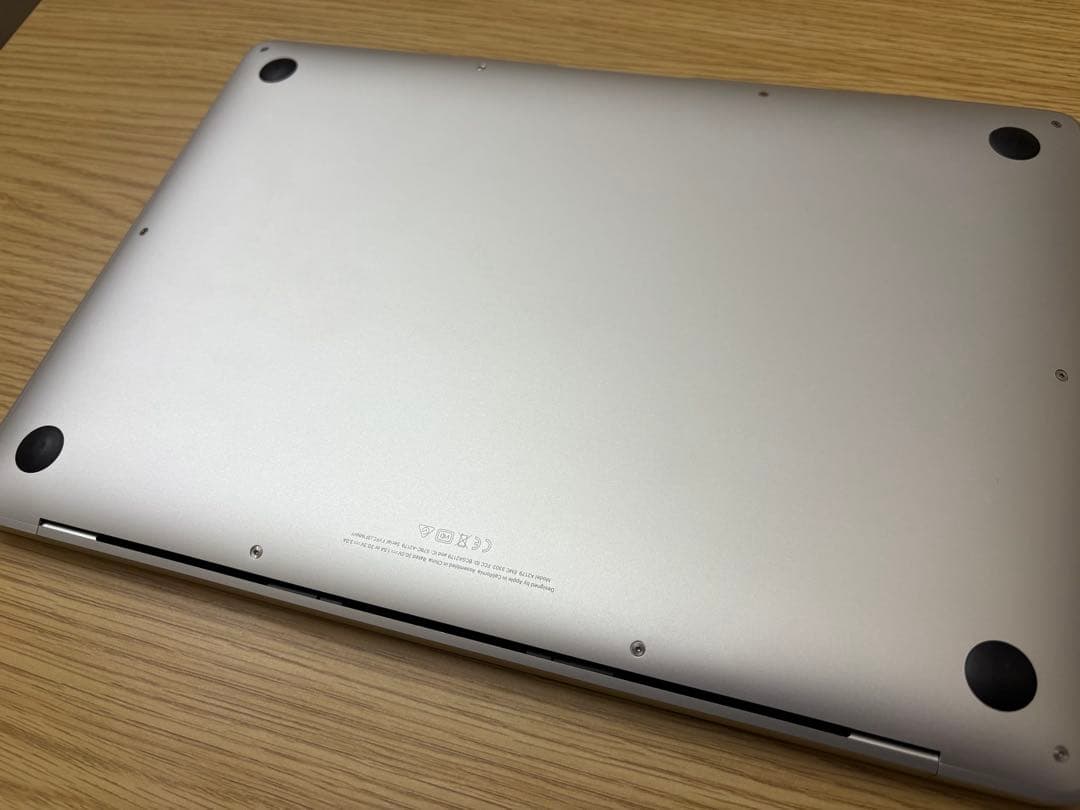 [最終値引き] MacBook Air 2020 13インチ(シルバー)
