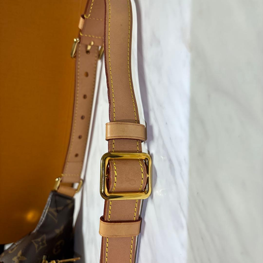 ルイヴィトン　モノグラム　バムバッグ　ボディバッグ　ウエストポーチ