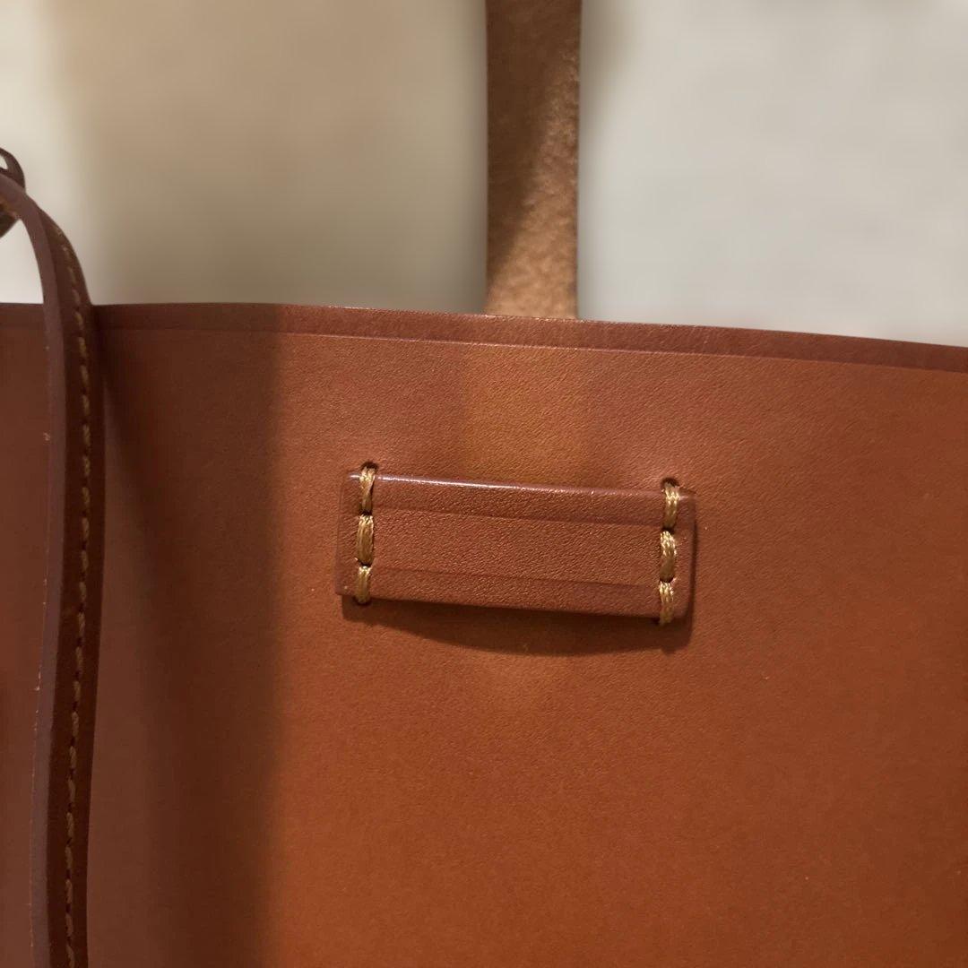 【Felisi フェリージ】タグ付きレザーサコッシュ 本革 ライトブラウン 6万