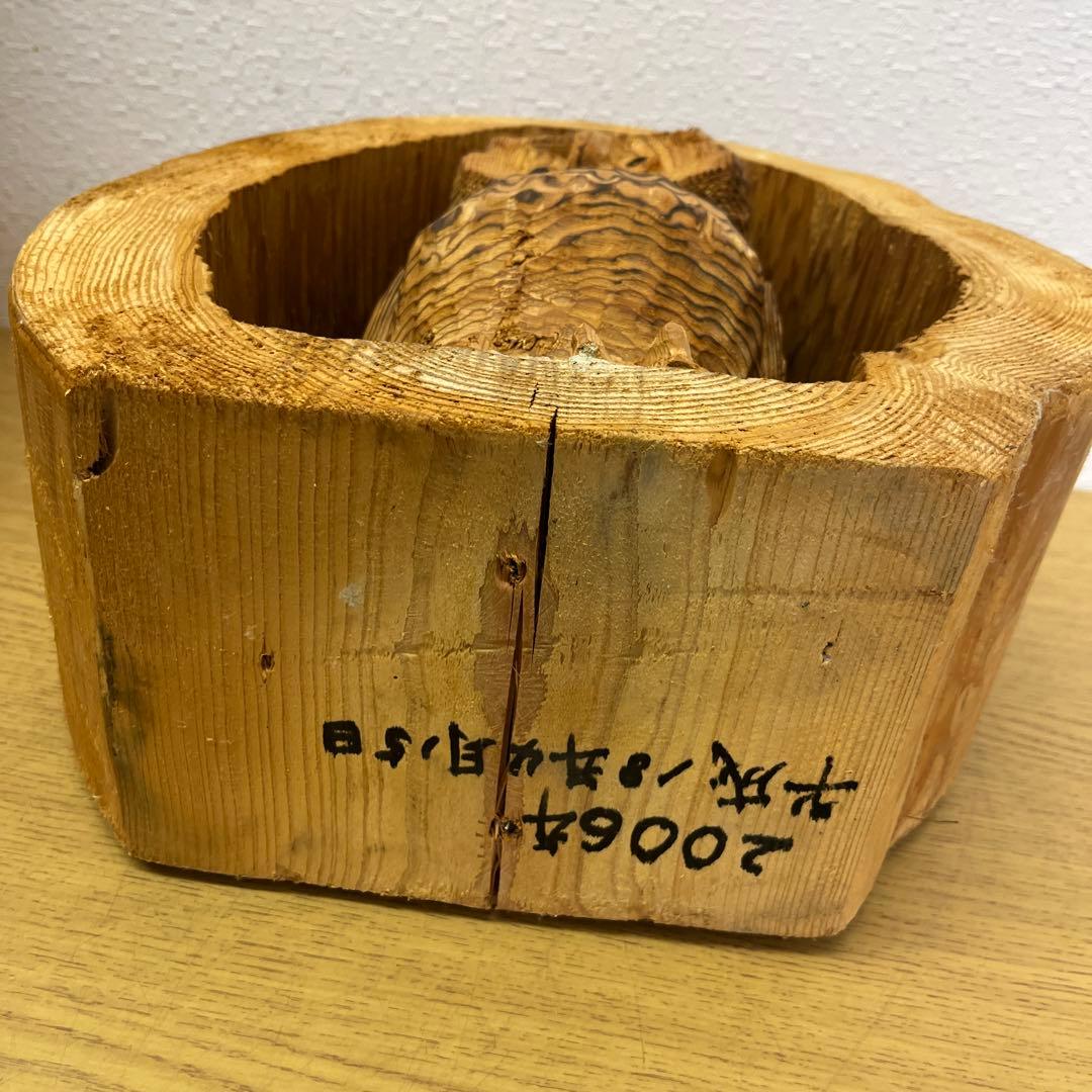 木彫りフクロウ　梟　工芸品　オブジェ