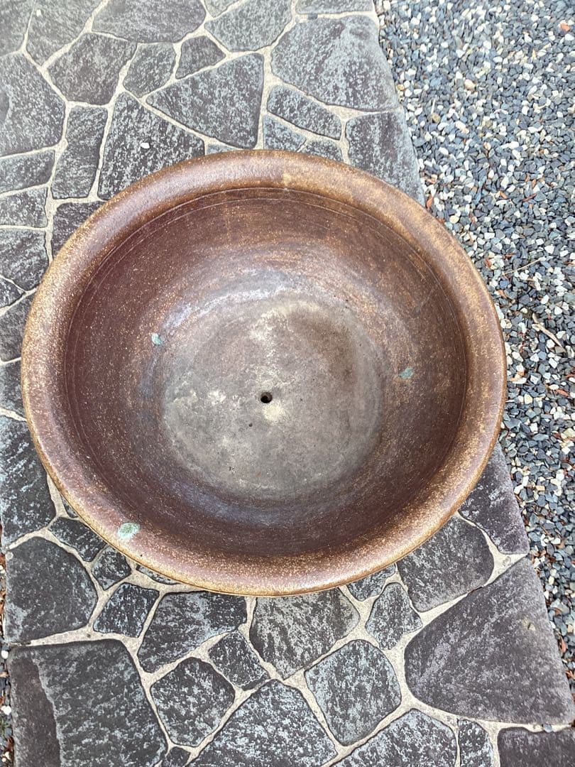 備前焼の大型植木鉢直径60㎝くらい　なかなか見ないと思います珍しい物です