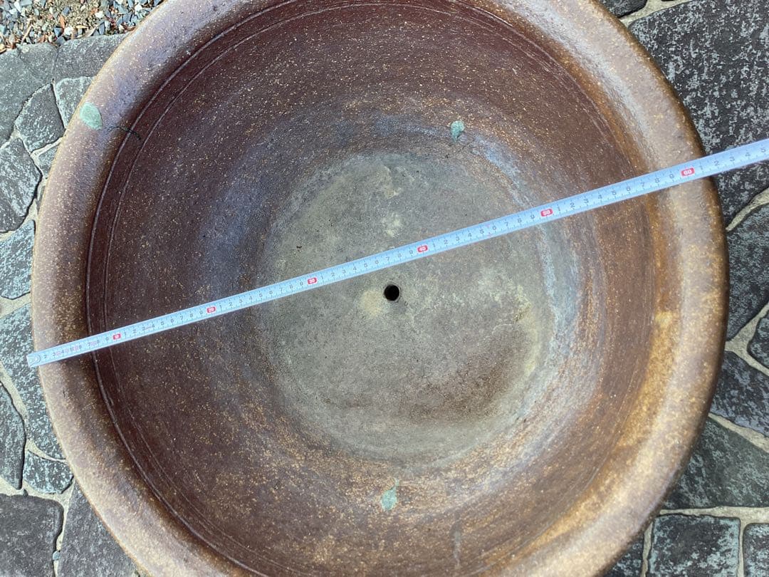 備前焼の大型植木鉢直径60㎝くらい　なかなか見ないと思います珍しい物です