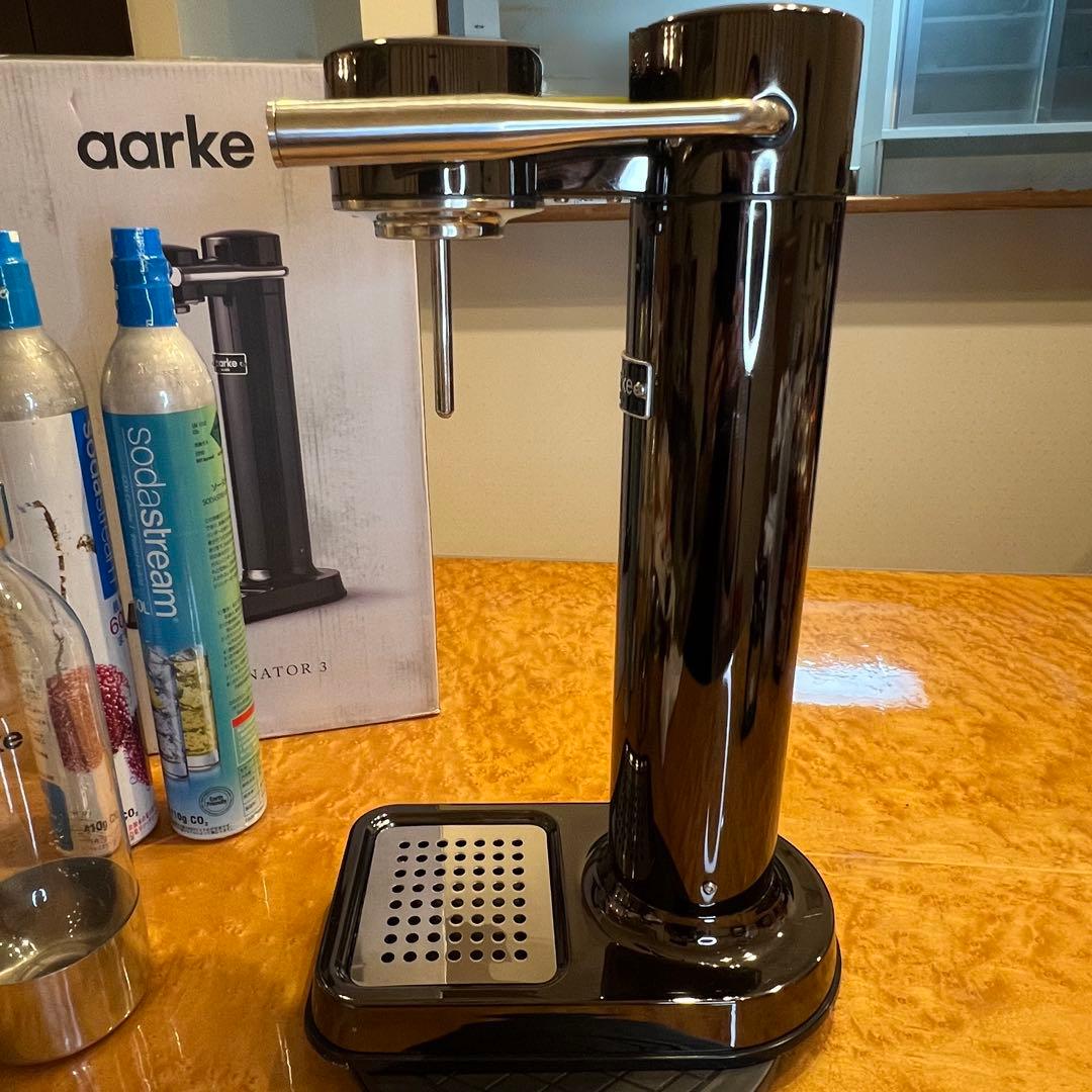 極美品　aarke カーボネーター3 BC 満タンシリンダー2本　ボトル2本付