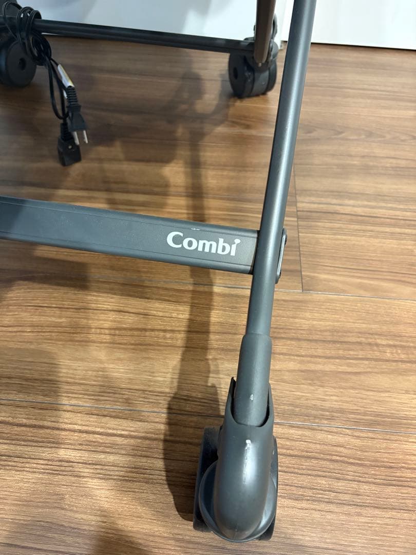 combi コンビ　ネムリラ　AUTO SWING ミンティーブルー