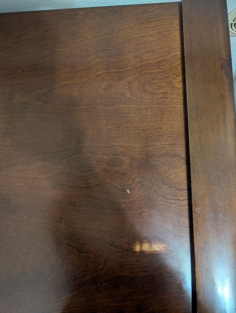 ダークブラウン オフィスチェアとデスク