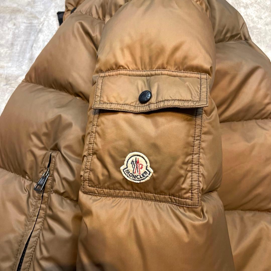 MONCLER モンクレール Basile バジーレマヤ 型 ダウンジャケット