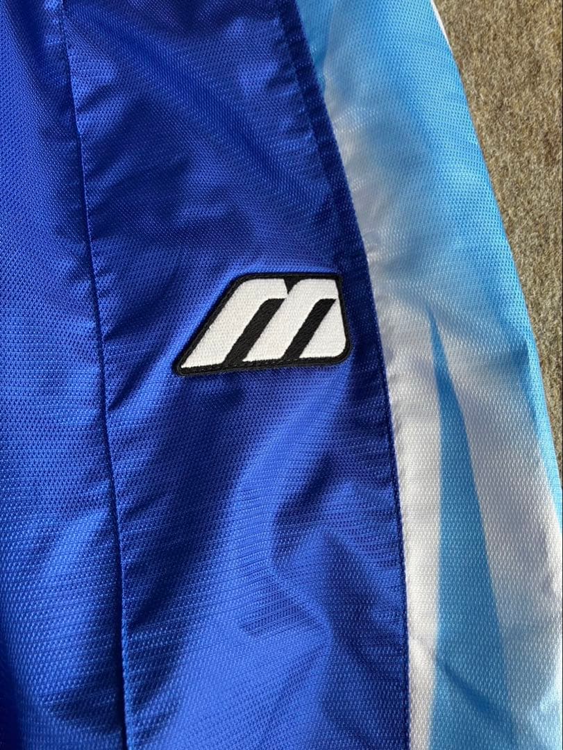 ロイ　ジュビロ磐田　ウィンドブレーカー