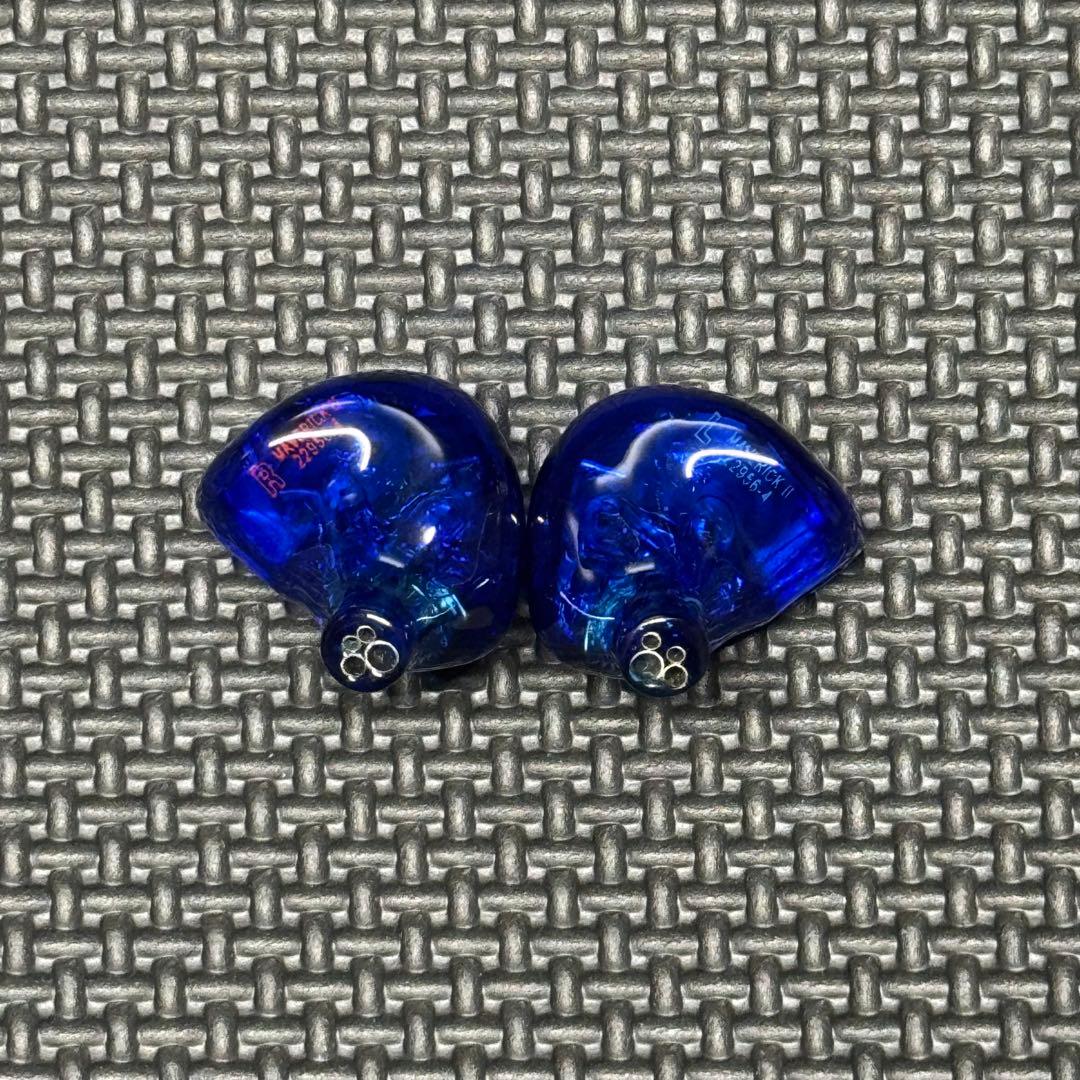 イヤホン Unique Melody MAVERICK II UNM-4161