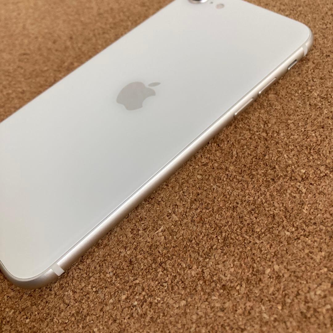 4074 美品☆電池新品☆iPhoneSE3 128GB SIMフリー☆