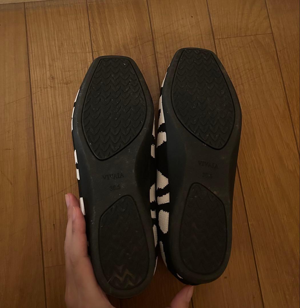 [美品]VIVALA ゼブラ柄 フラットシューズ 24.5