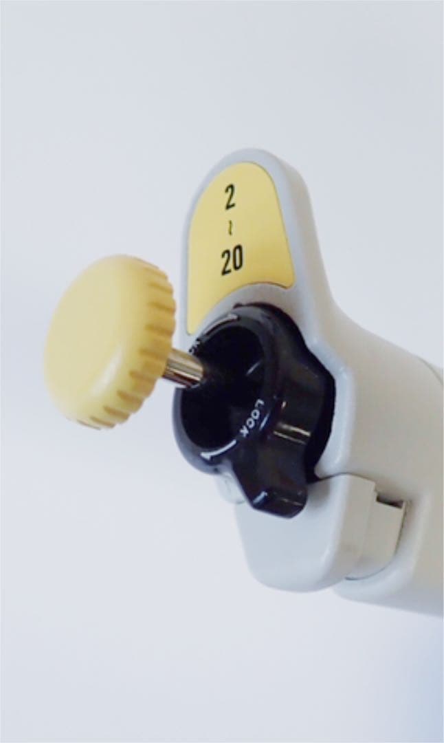 ニチリョー社製ピペット マン(2~20uL)