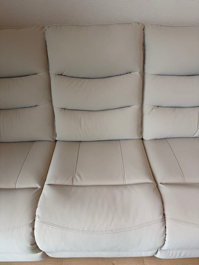 (直接引き取り限定)3人掛けテーブル付き電動リクライニングソファ