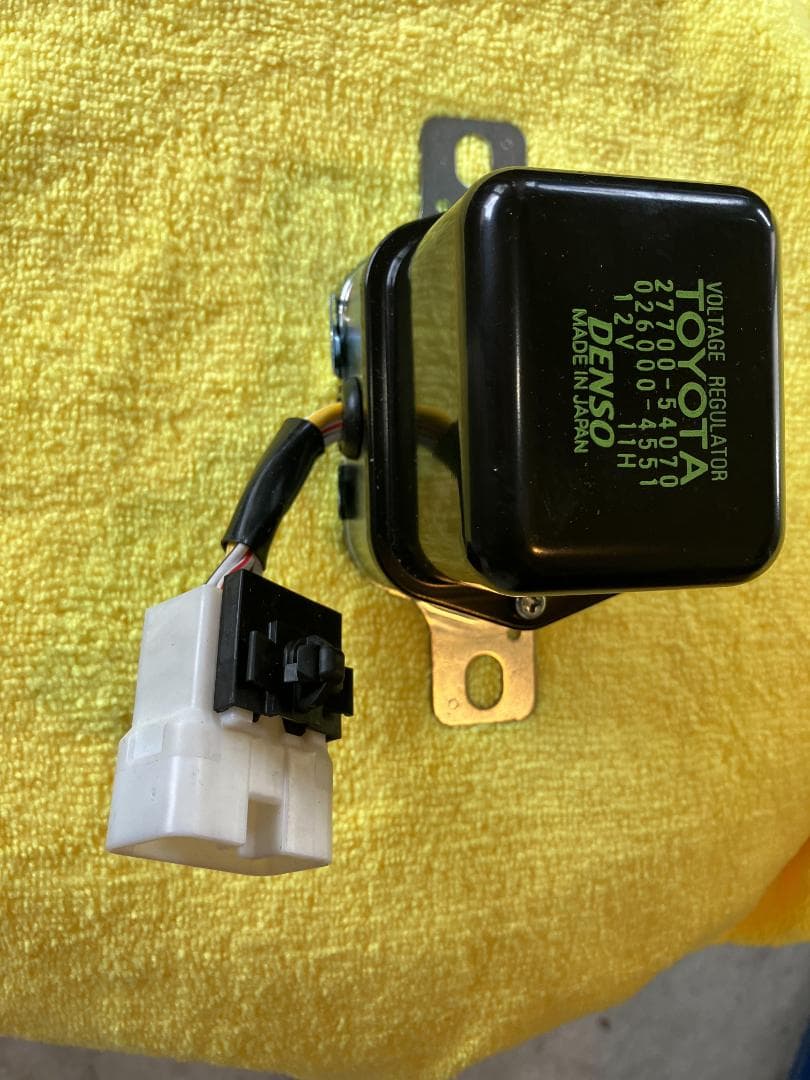 トヨタ ボルテージレギュレーター 27700-54070