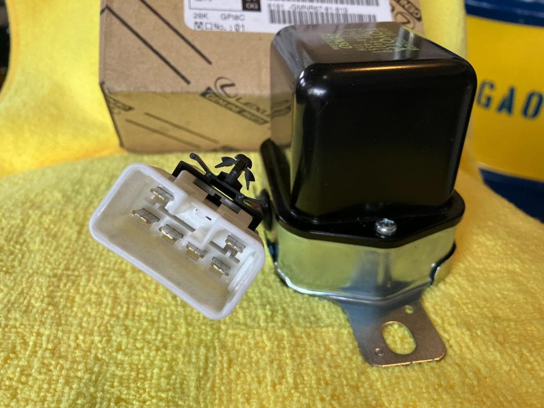 トヨタ ボルテージレギュレーター 27700-54070