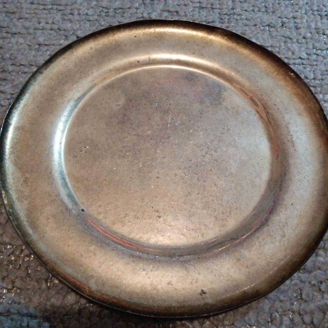 銀製品老舗の尚美堂の銘々皿 直径約13.5㌢ 約88グラム尚美堂の刻印あり