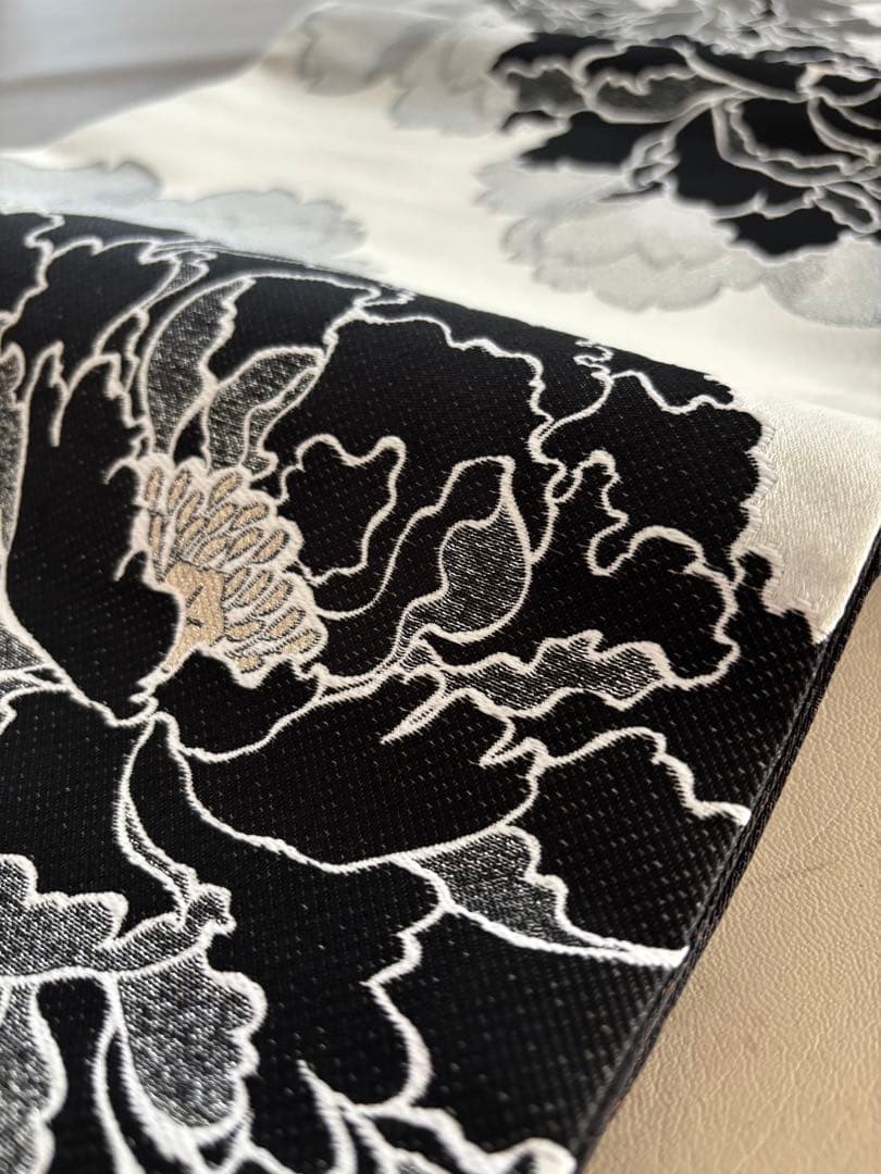 黒×白×金銀糸 牡丹文様 六通 袋帯/振袖 訪問着