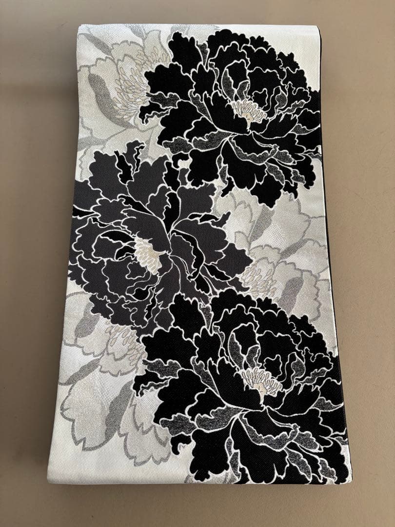 黒×白×金銀糸 牡丹文様 六通 袋帯/振袖 訪問着