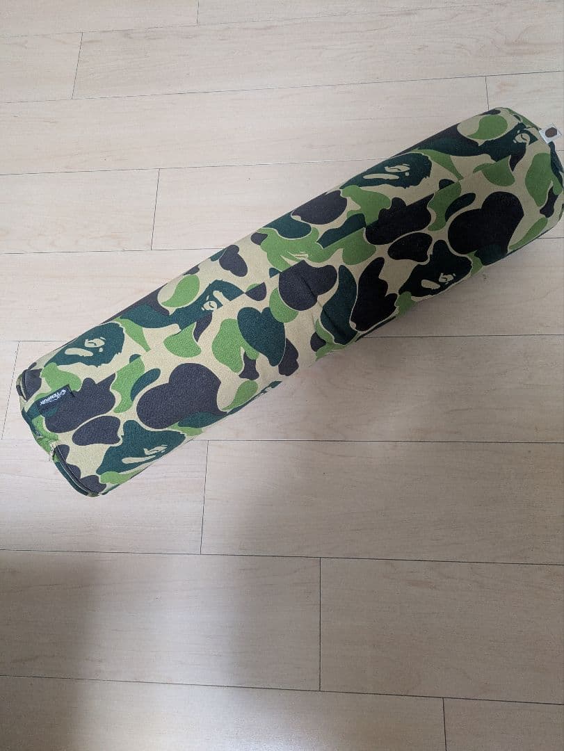 【A BATHING APE】迷彩柄 ロングクッション