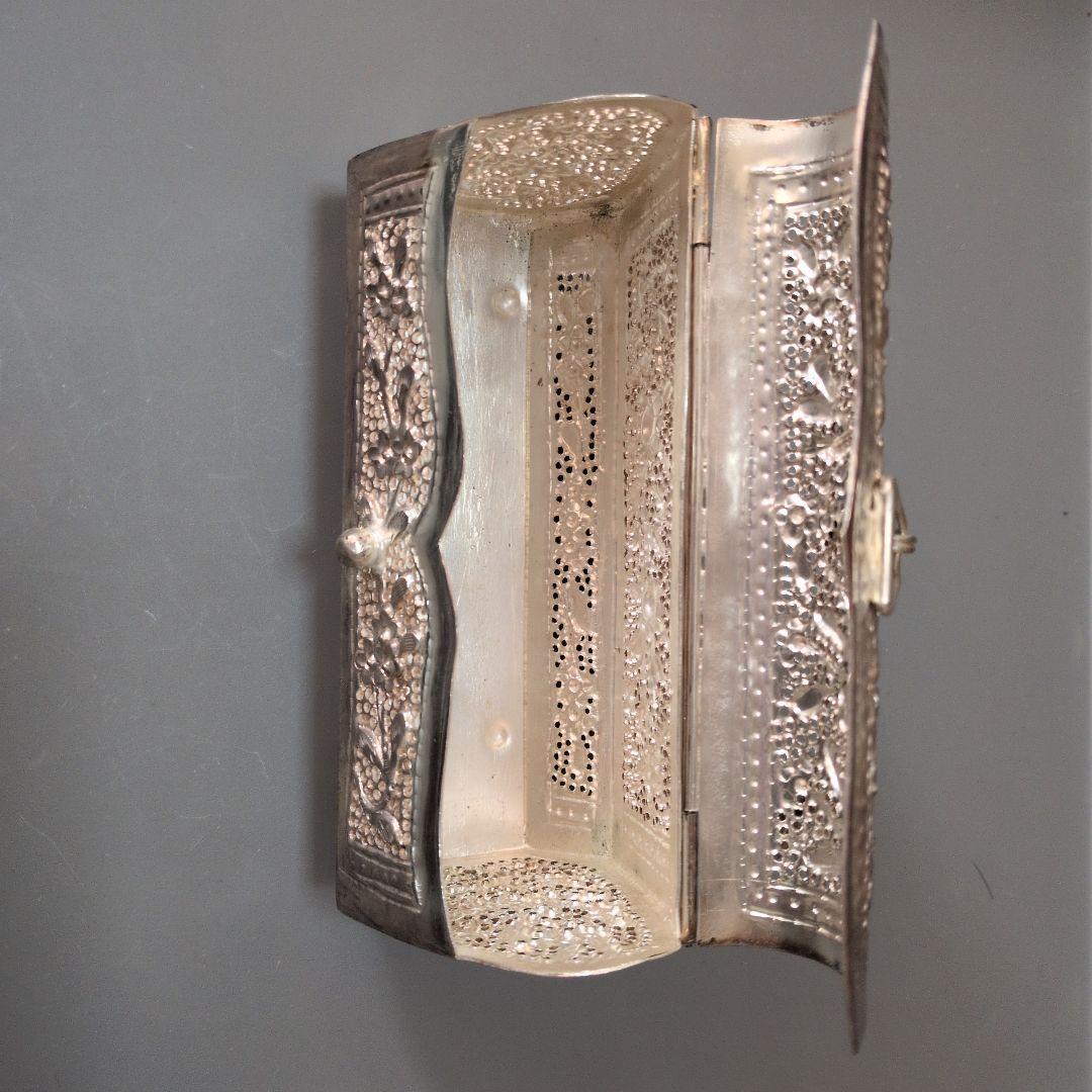 シルバー製花模様アクセサリーケース