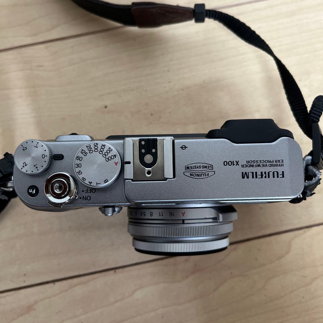 富士フイルムFain Pix X100 シルバー