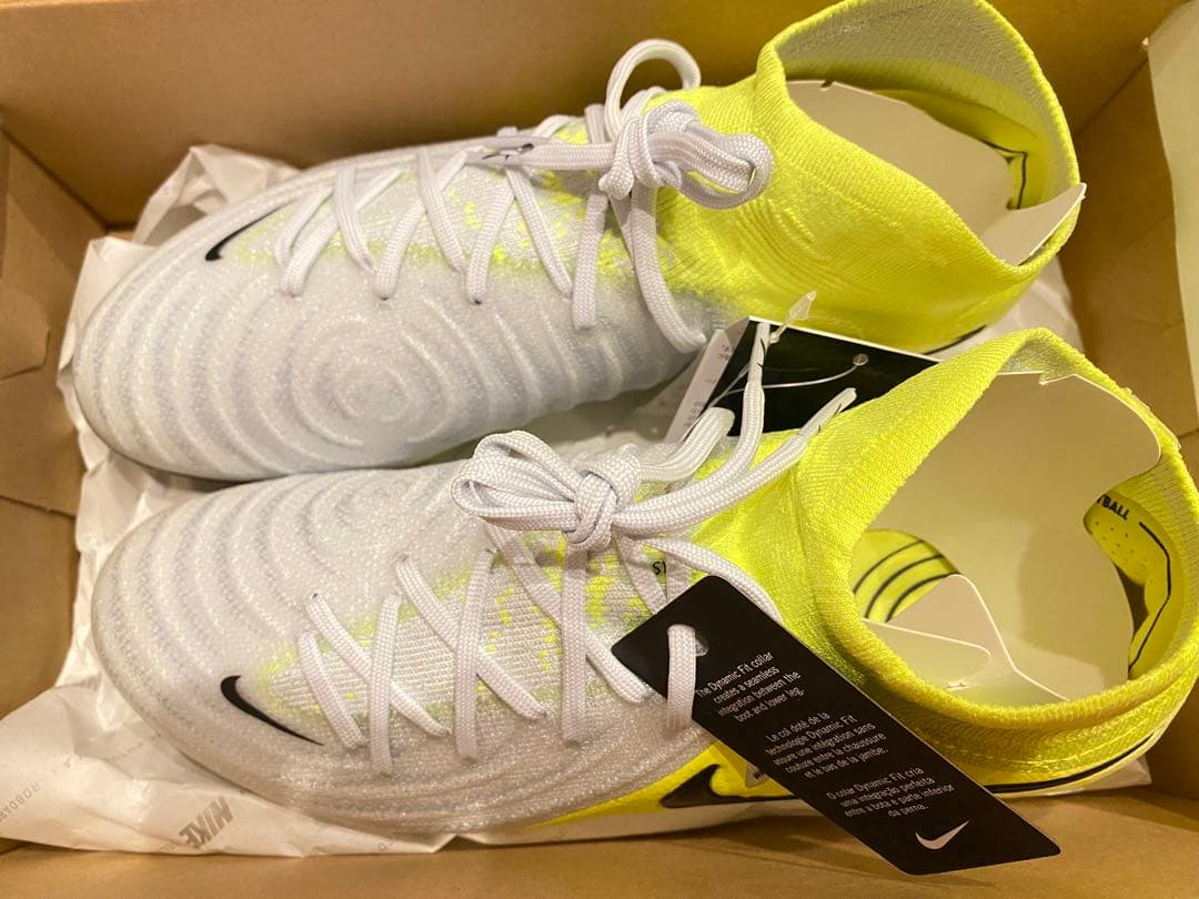 ナイキ　NIKE サッカースパイク　ファントムルナ2 FG 26cm