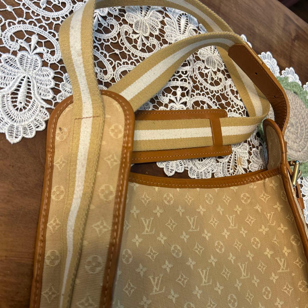 m*o様 VUITTON ショルダーバッグ