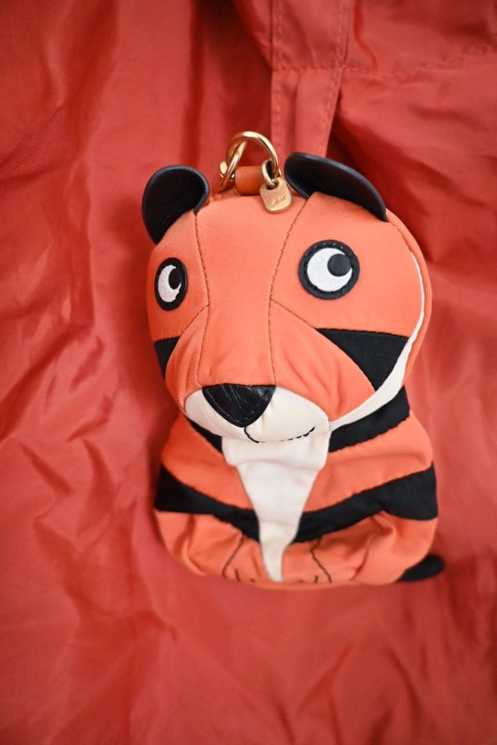 アニヤハインドマーチ タイガー・チャーム・ショッパー