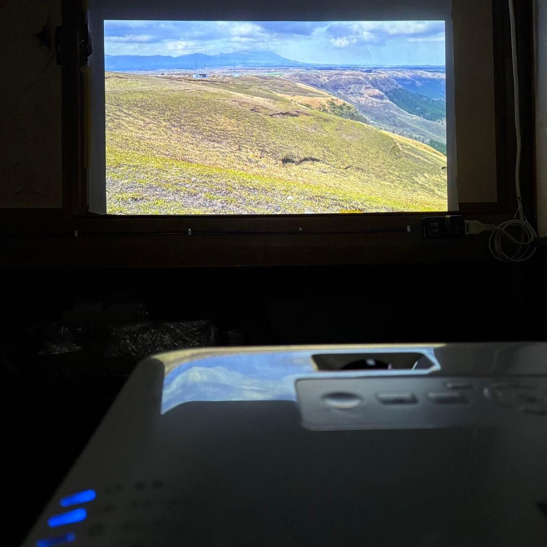 0688 EPSON プロジェクター　EB-1780W ランプ点灯時間1787H