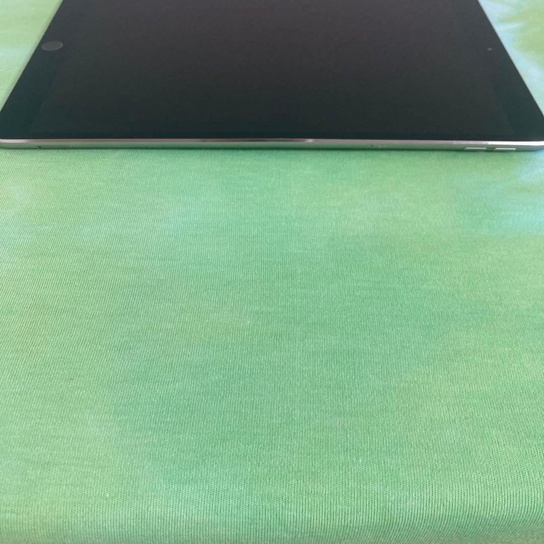 196 電池良好☆iPad Pro 64GB 10.5インチ SIMフリー☆