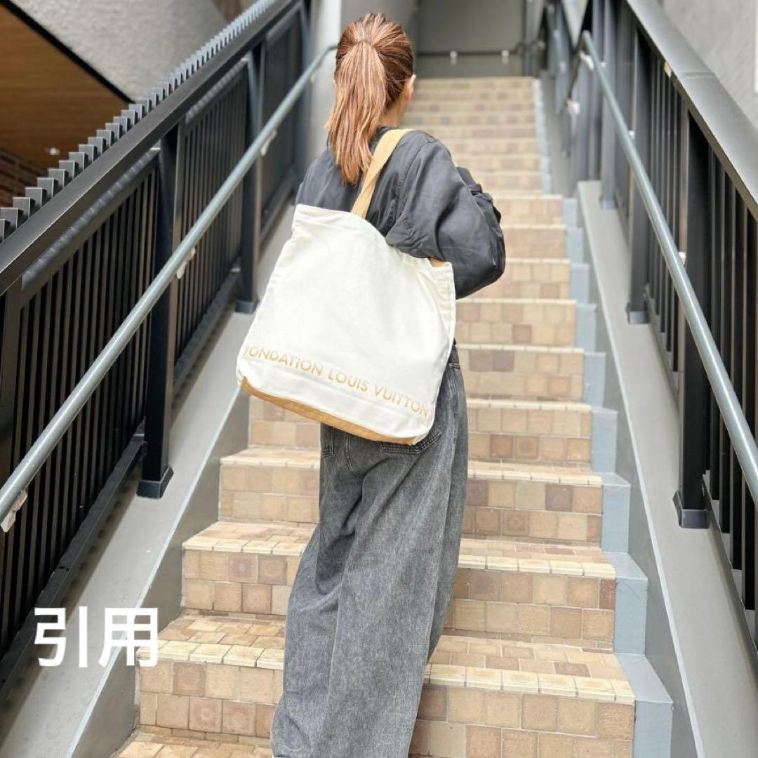 ルイヴィトン　トートバッグ　キャンパスバック　白　美術館限定