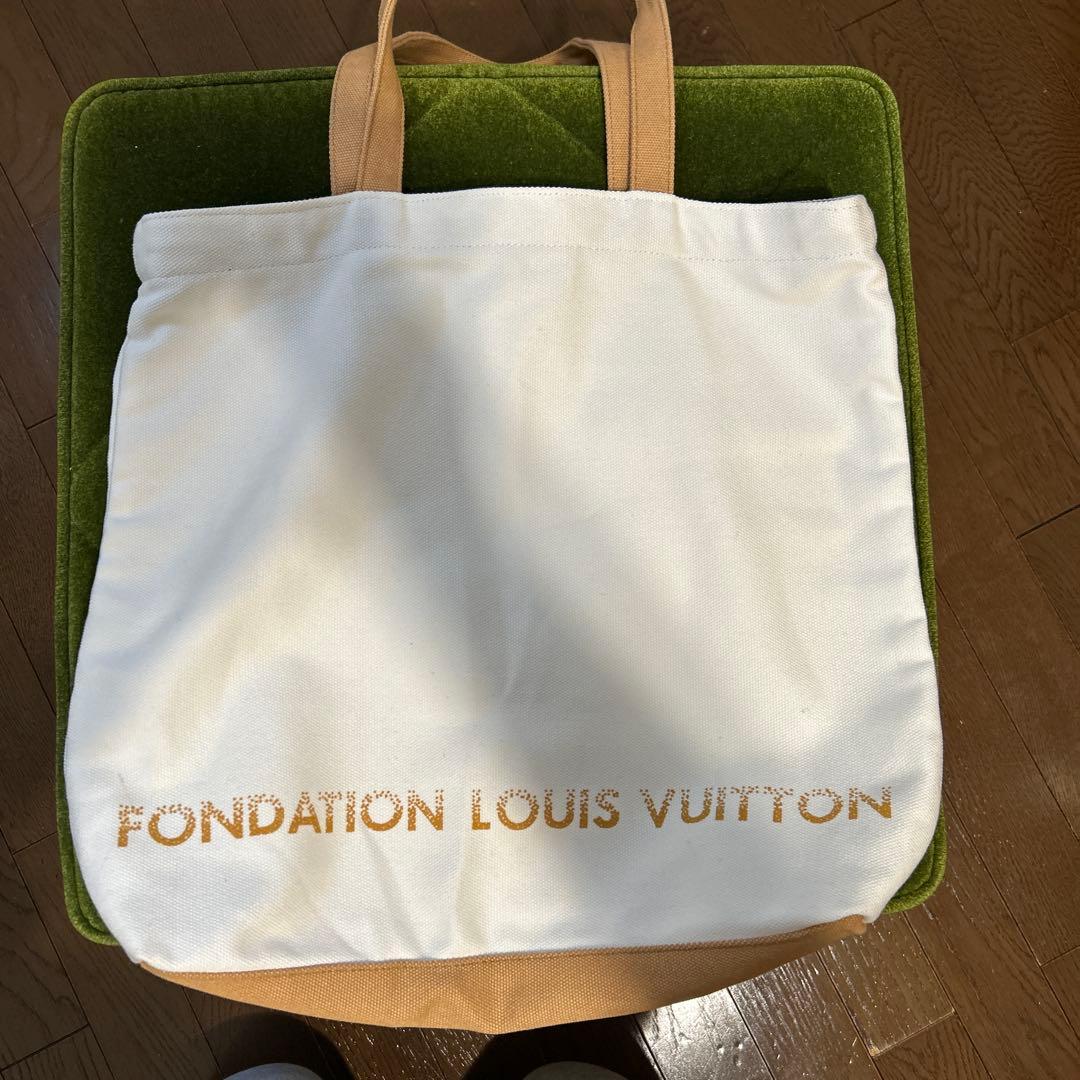 ルイヴィトン　トートバッグ　キャンパスバック　白　美術館限定