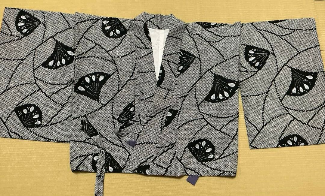 蝶模様絞り柄の小紋着物から　二部式お着物