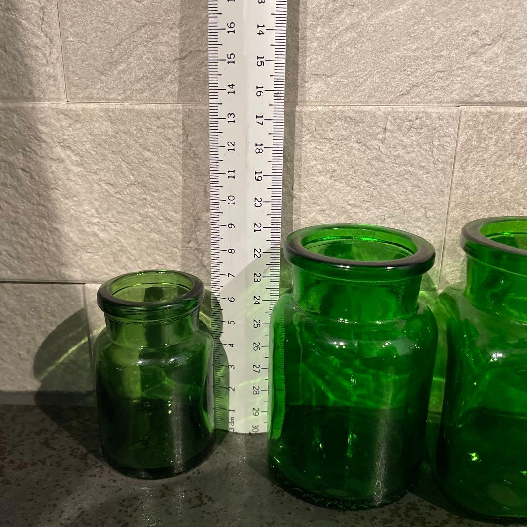 蓋付きベルギー製エメラルドグリーン ガラス瓶4個