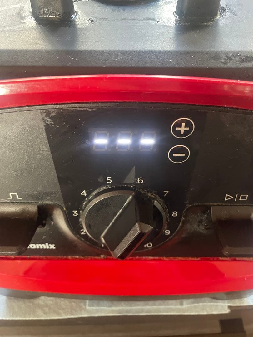 中古　Vitamix 赤 ブレンダー 10段階速度設定