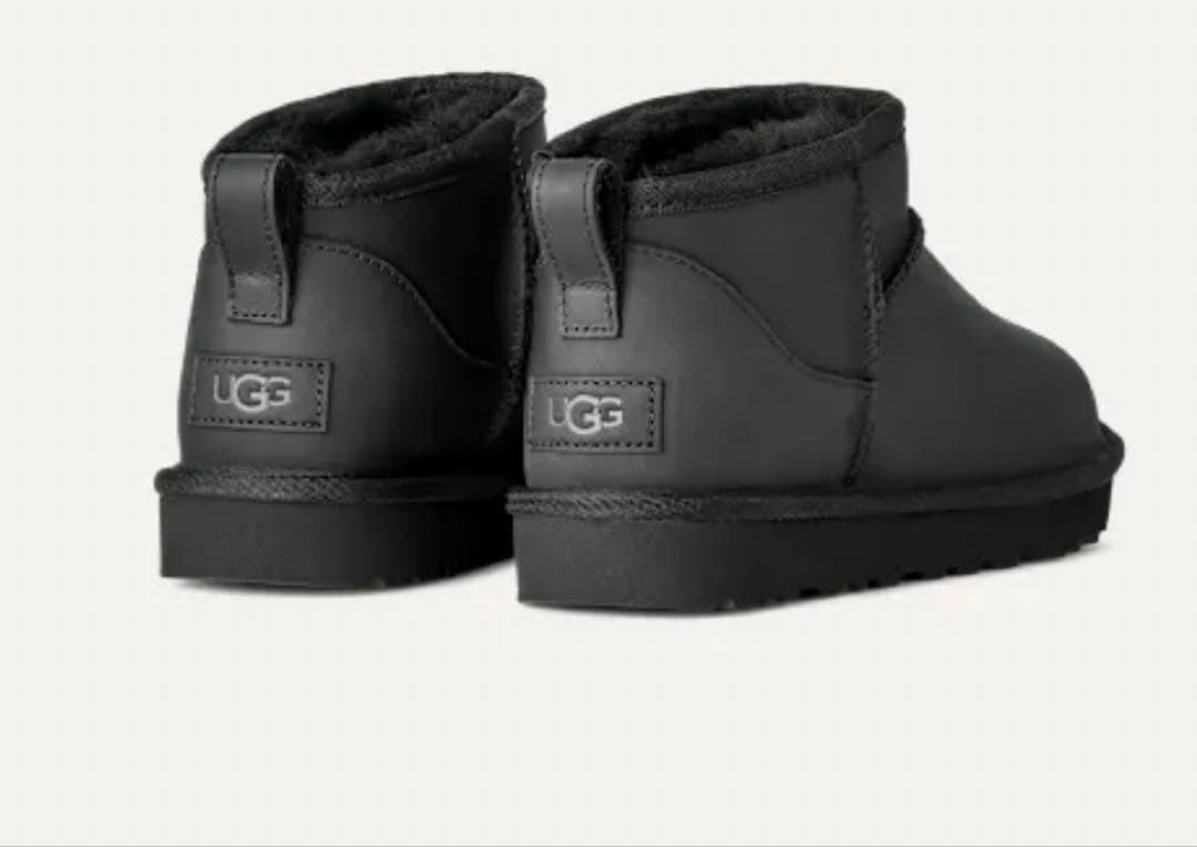 28,600円！完売 新作UGGクラシック ウルトラミニレザー本革
