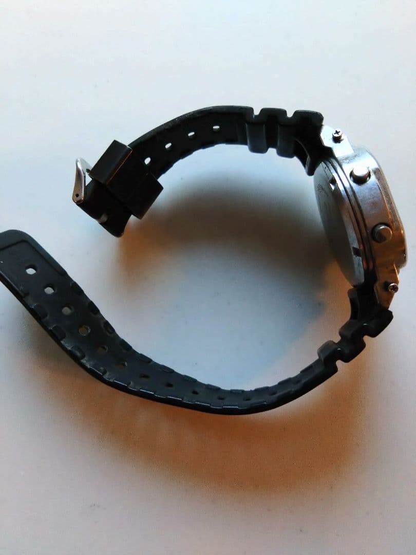 G-SHOCK DW-5000ML-1JF 赤液晶 20周年記念モデル