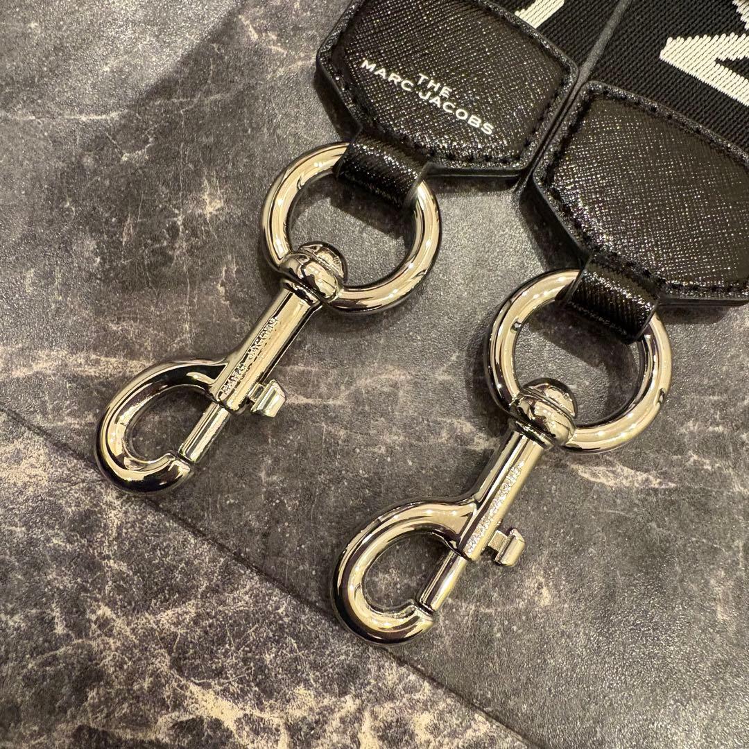 ⭐︎ 新品未使用 ⭐︎ MARC JACOBS ザ アウトライン ロゴ ストラップ