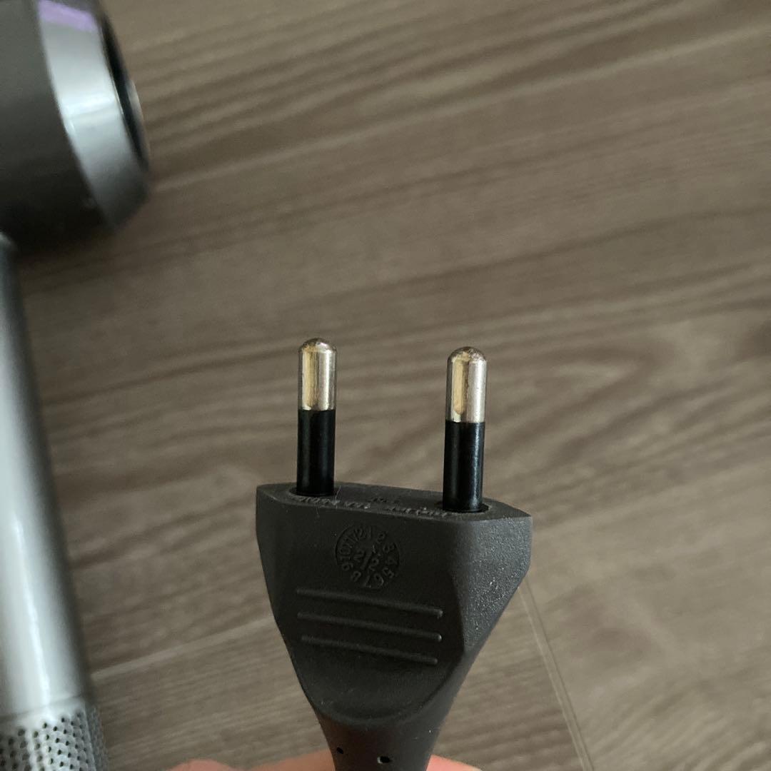 Dyson グレー ヘアドライヤー 2ピンプラグ　海外仕様