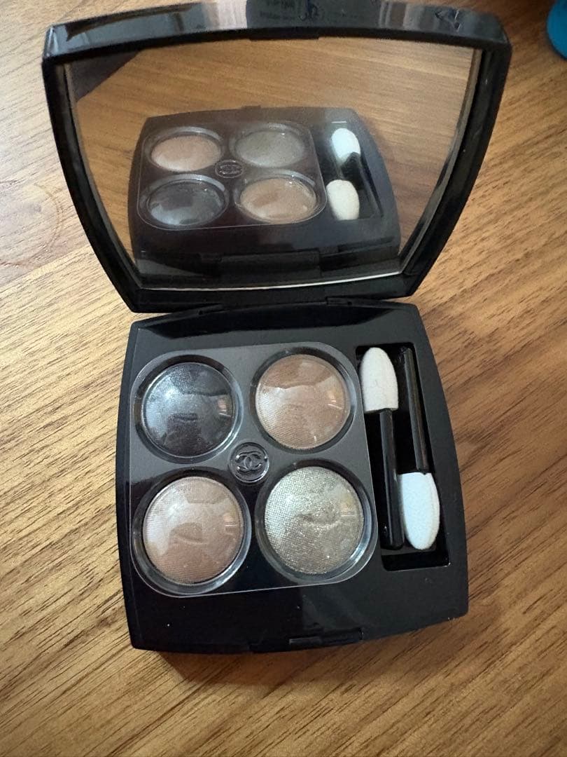 レキャトルオンブル / 388 エクレドゥニュイ アイシャドウパレット　ケース付