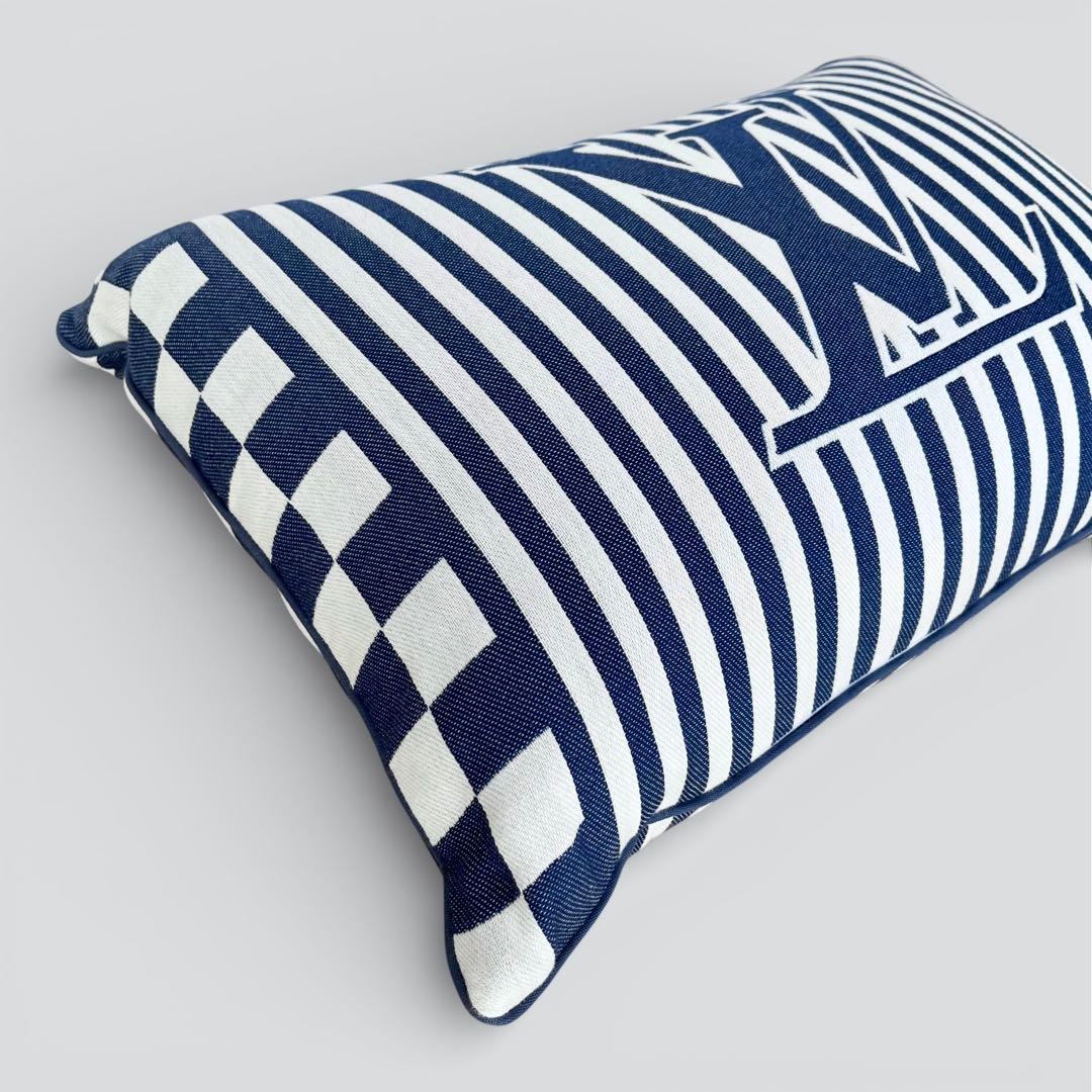 現行モデル 未使用品 ルイヴィトン クッション プラージュ LV グラフィカル