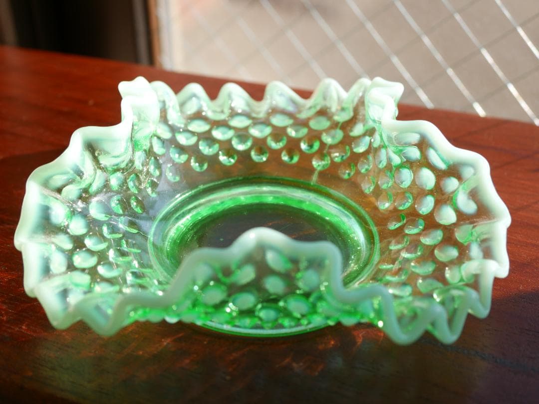 フェントン１９４０年 稀少 グリーンオパールセントホブネイル ウランガラス