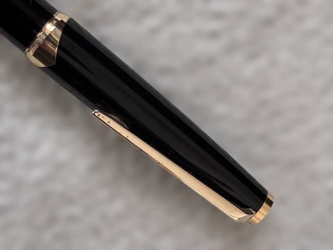 ◾️MONT BLANC モンブラン◾️万年筆◾️黒／金色◾️吸入確認済み◾️