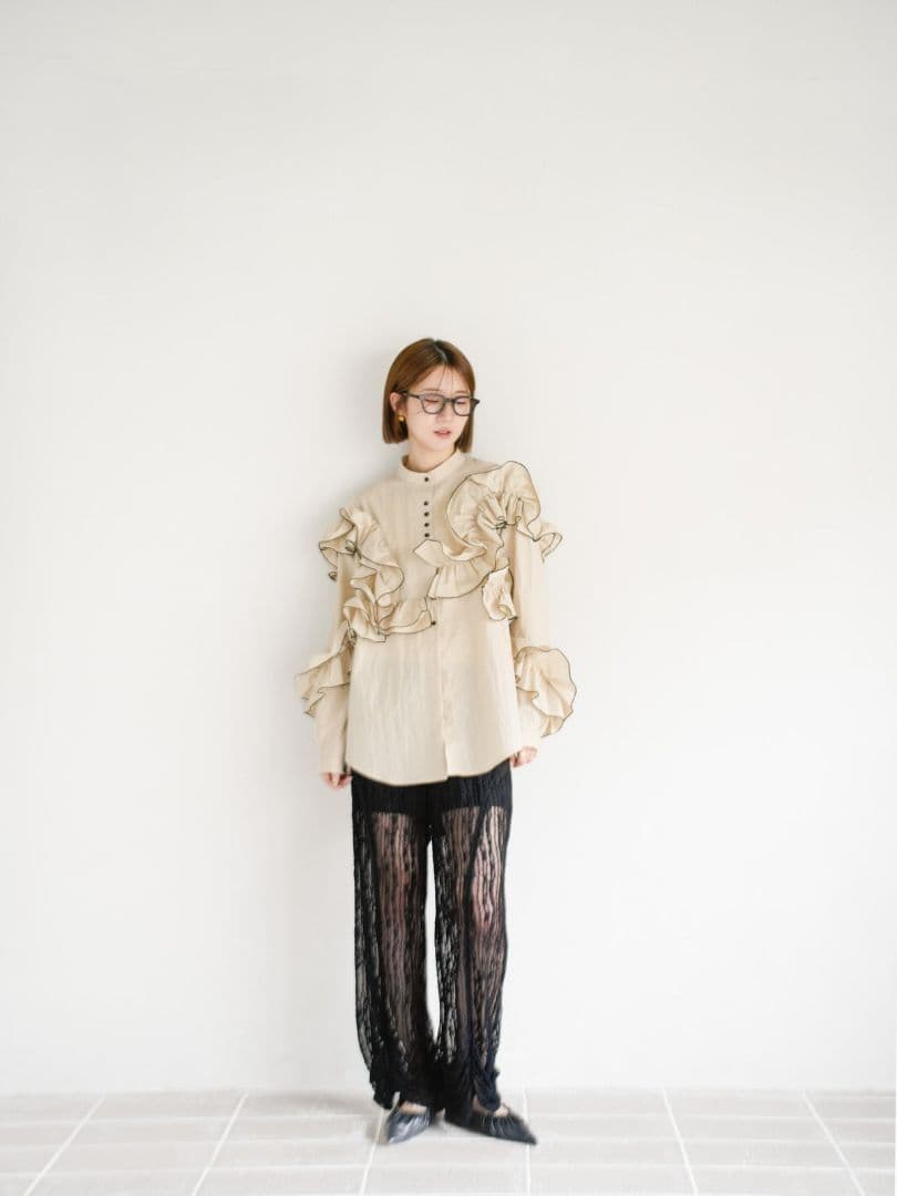 年末セール Eaphi FEELING FRILLS BLOUSE