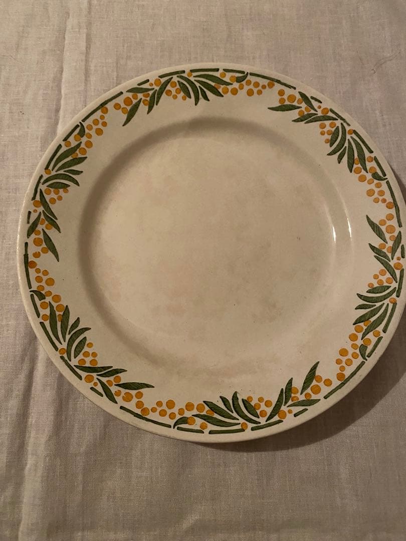 フランスと北欧のアンティークプレート　希少なミモザ柄2枚