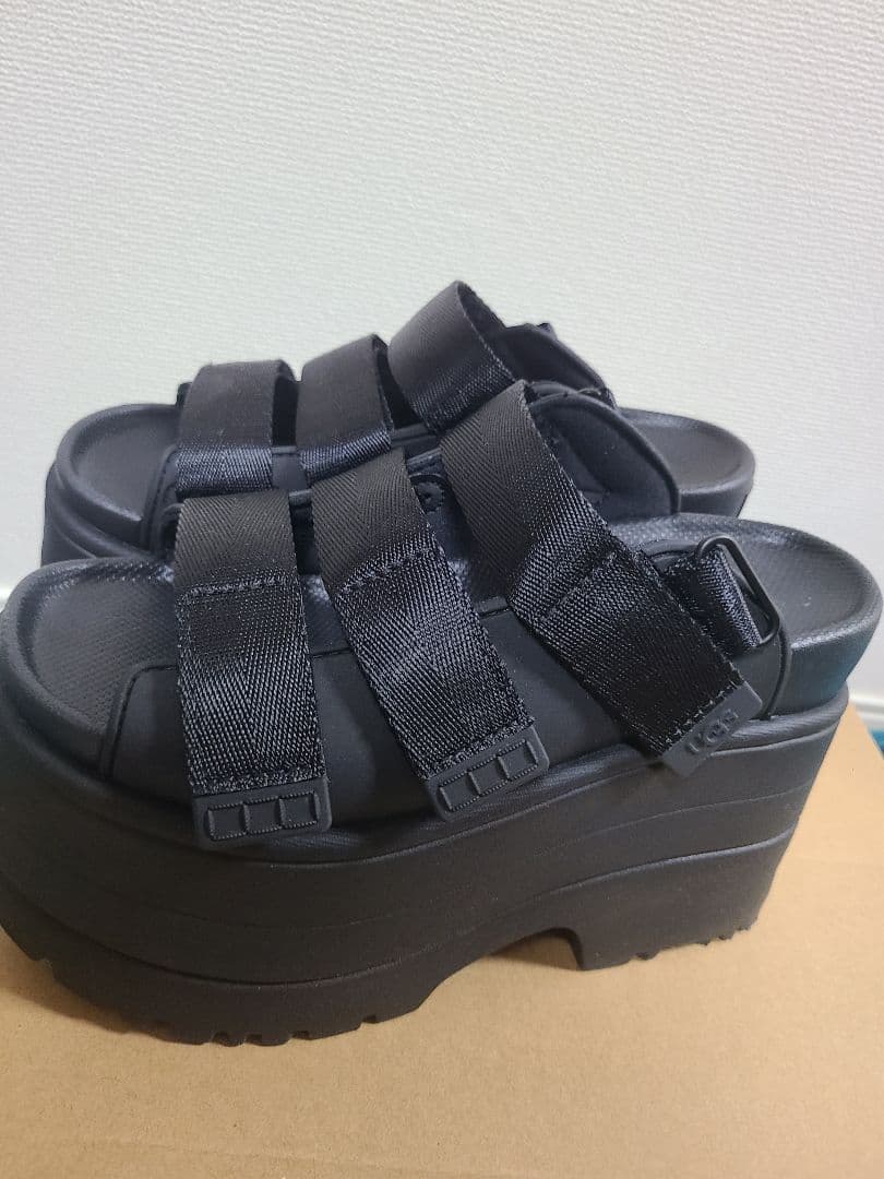 たま　UGG GOLDENRISE / アグ ゴールデンライズ　22㎝