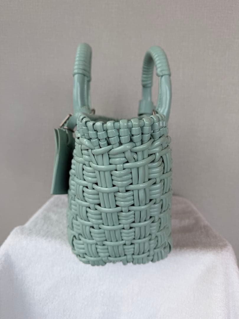 BALENCIAGA ミントグリーン かごバッグ