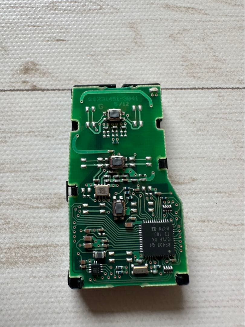 トヨタ　純正　ランドクルーザー　300 GRスポーツ　スマートキー　3ボタン