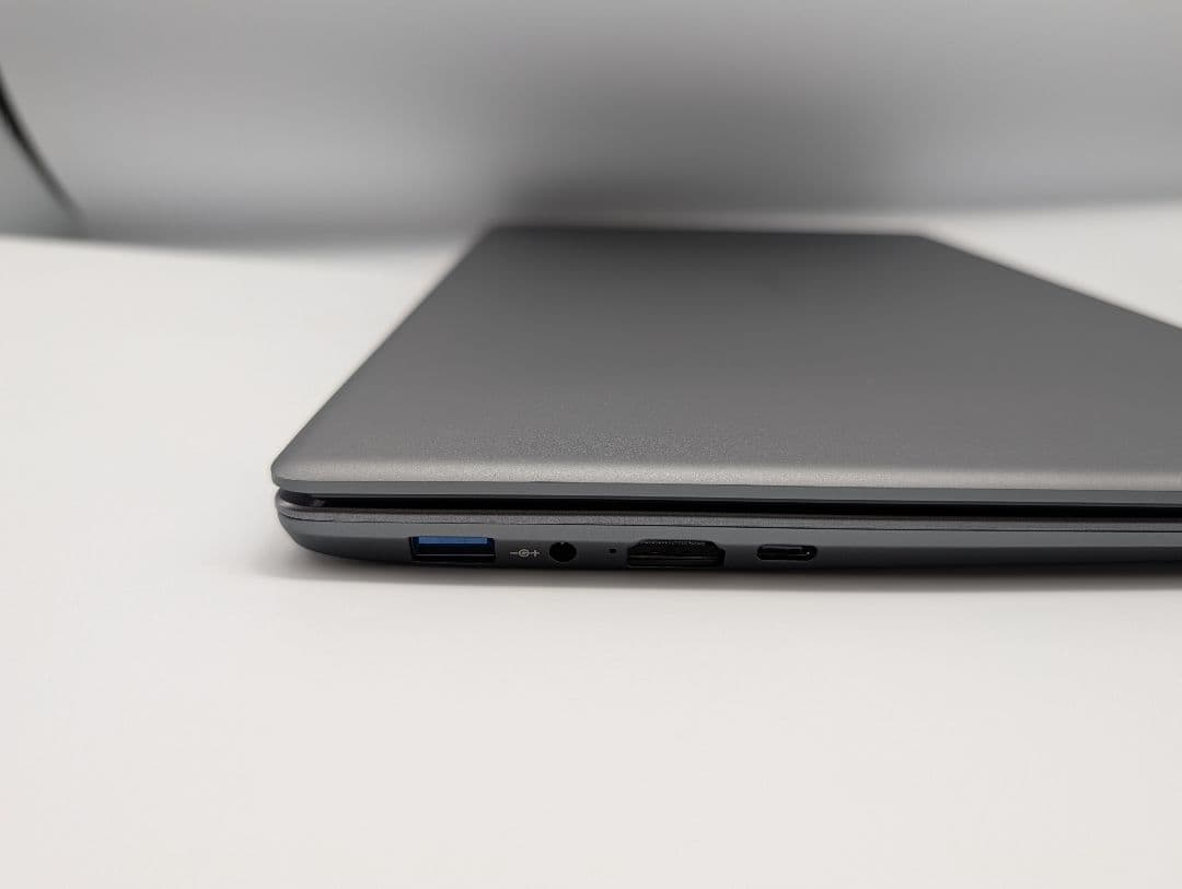 CHUWI CoreBook i3 ノートPC