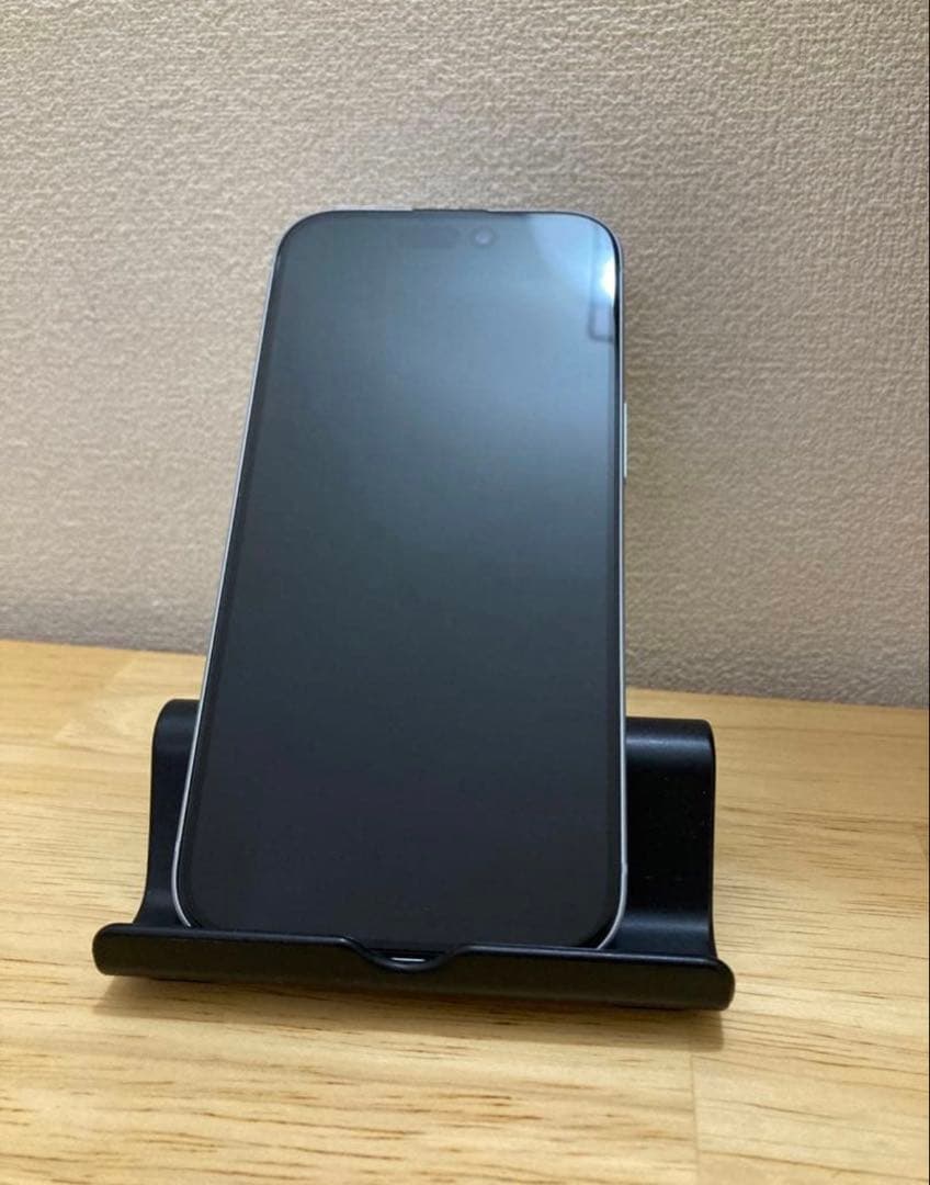 Apple iPhone 15 ホワイト 本体 バッテリー100%