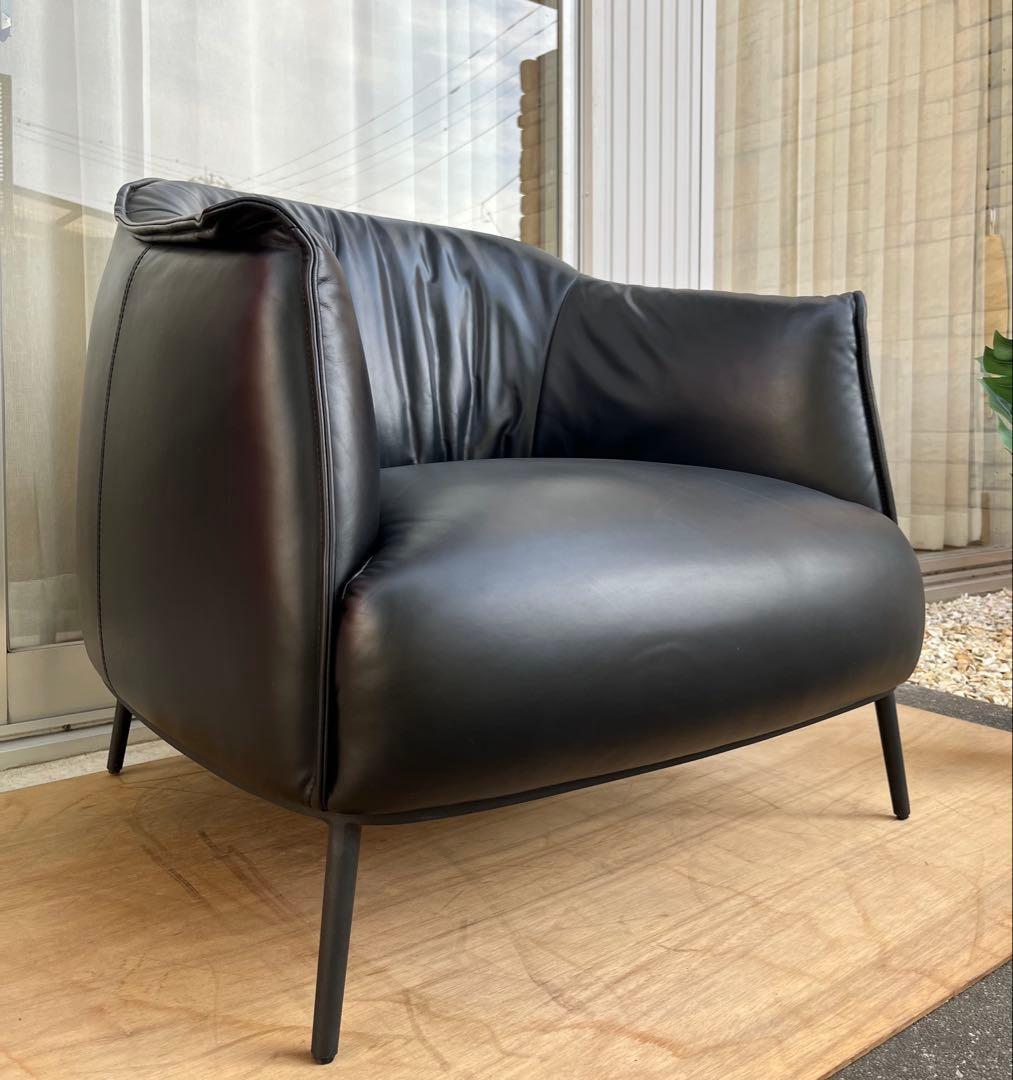 モダンスタイル　ラウンジチェア　① 本革張り　ミッドセンチュリー　シングルソファ